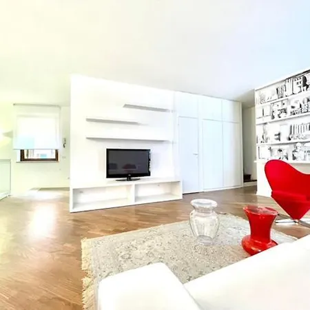 Ampia Moderna Casa Su 2 Piani Nel Cuore Di Appartamento