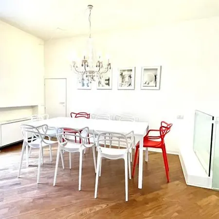 Appartamento Ampia Moderna Casa Su 2 Piani Nel Cuore Di