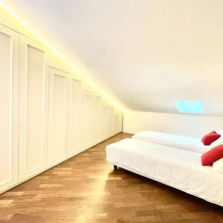Domus - Ampia Moderna Casa Su 2 Piani Nel Cuore Di Apartament Werona