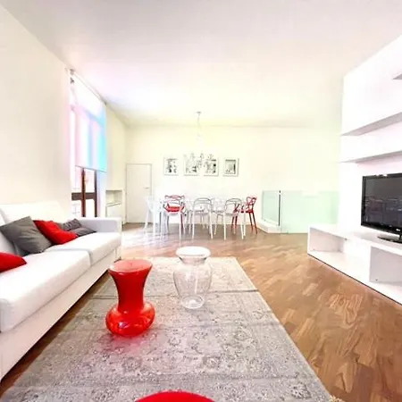 Domus - Ampia Moderna Casa Su 2 Piani Nel Cuore Di * Werona