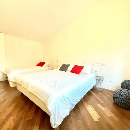 Domus - Ampia Moderna Casa Su 2 Piani Nel Cuore Di Apartment Verona